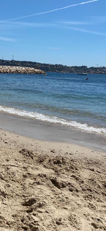 A Pied Du Port De Bandol Et De Sa Plage Luaran gambar