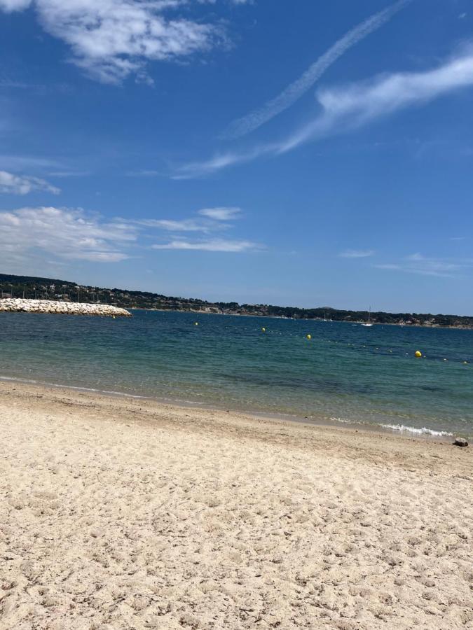 A Pied Du Port De Bandol Et De Sa Plage Luaran gambar